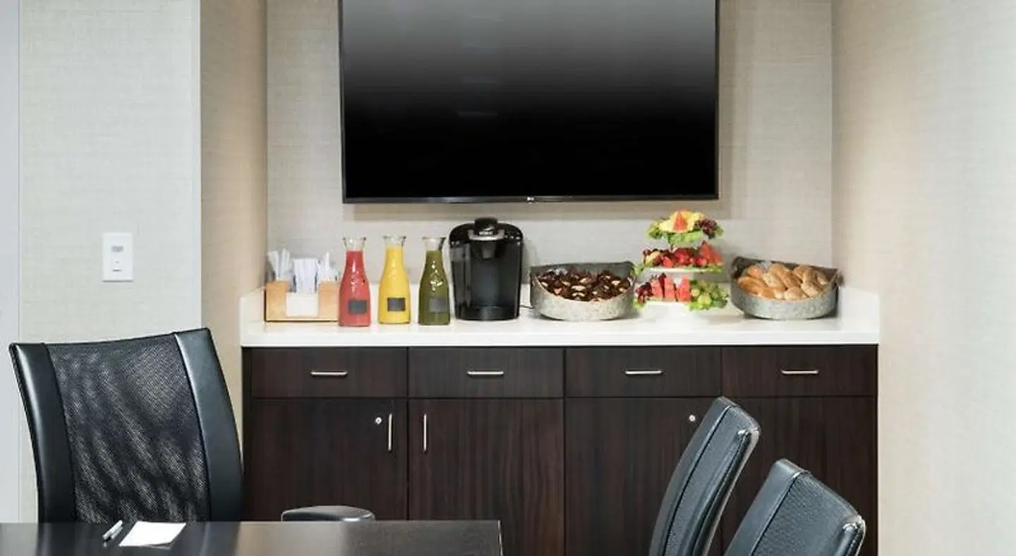 Hampton Inn Los Angeles/Santa Clarita Bar
