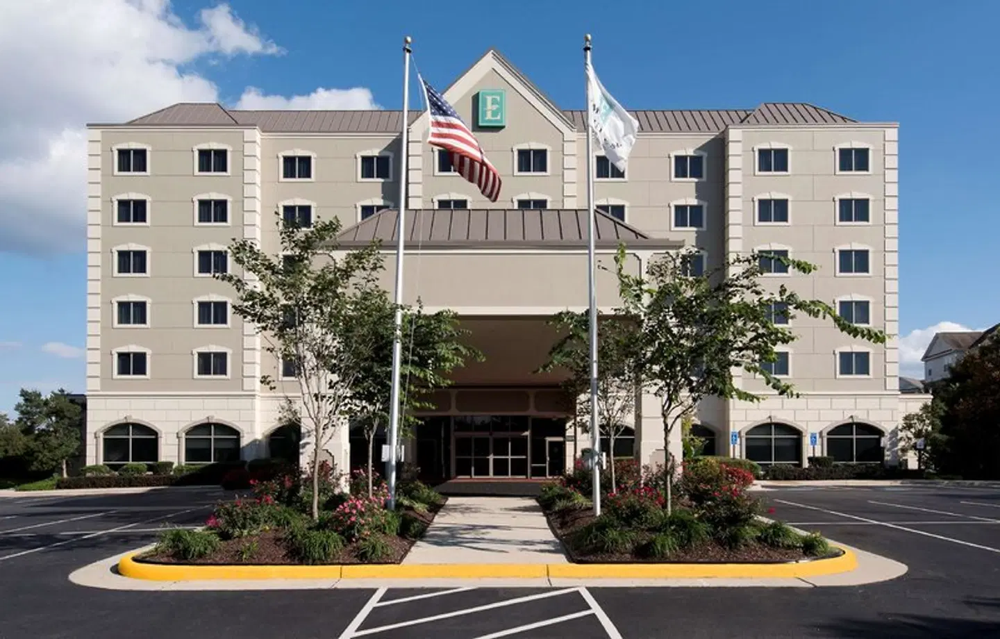 Embassy Suites by Hilton Dulles Airport EXTERIOR