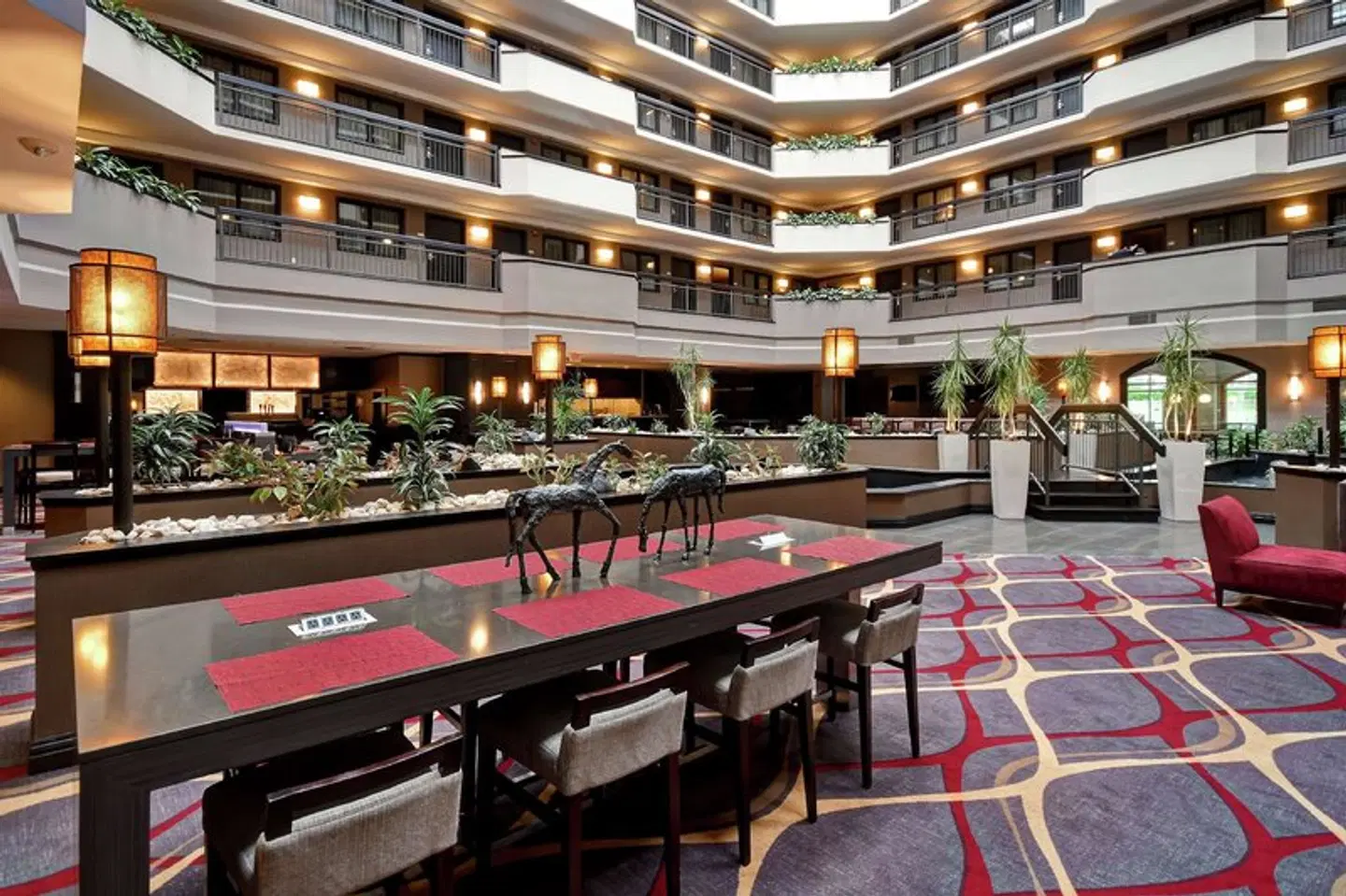 Embassy Suites by Hilton Dulles Airport Bar