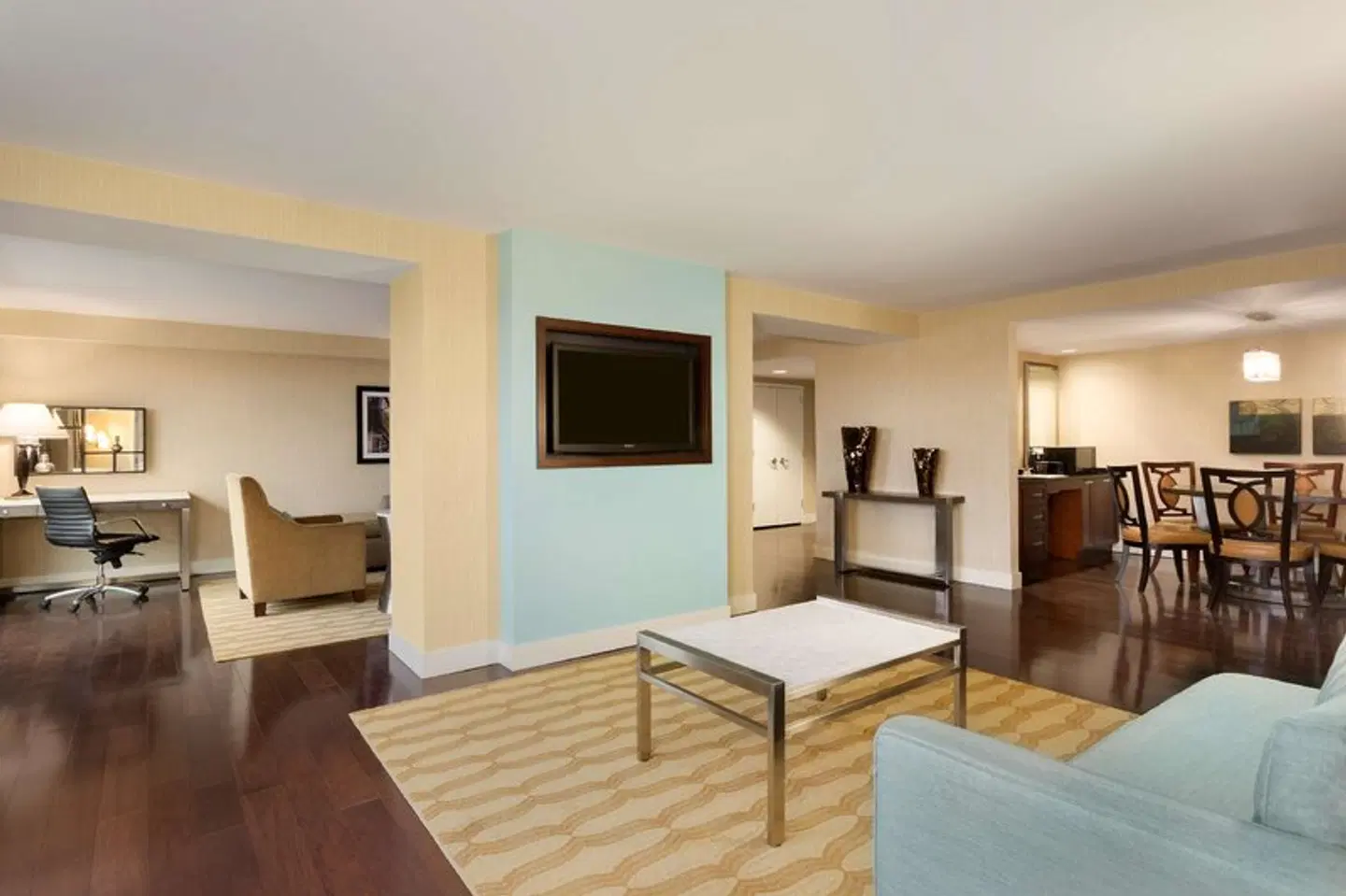 Embassy Suites by Hilton Boston/Waltham ROOM_EXAMPLE