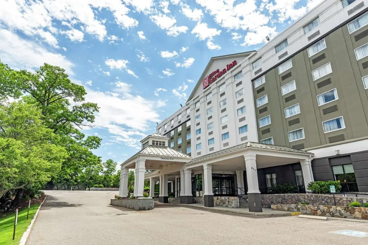 Hilton Garden Inn Boston/Waltham EXTERIOR