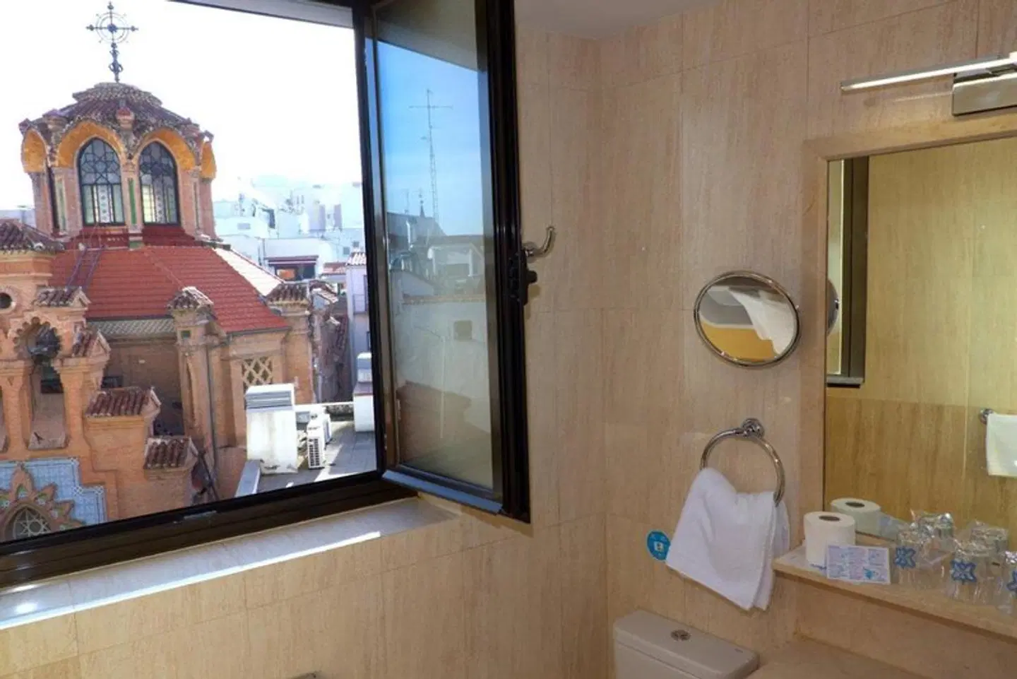Hotel Los Condes Badezimmer