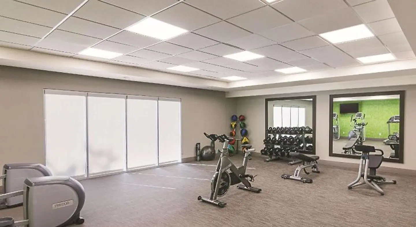 La Quinta Inn & Suites by Wyndham Orlando UCF SPORTS_AND_LEISURE
