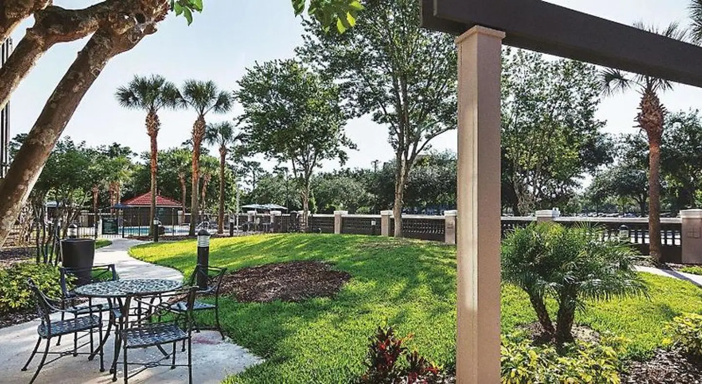 La Quinta Inn & Suites by Wyndham Orlando UCF Garten