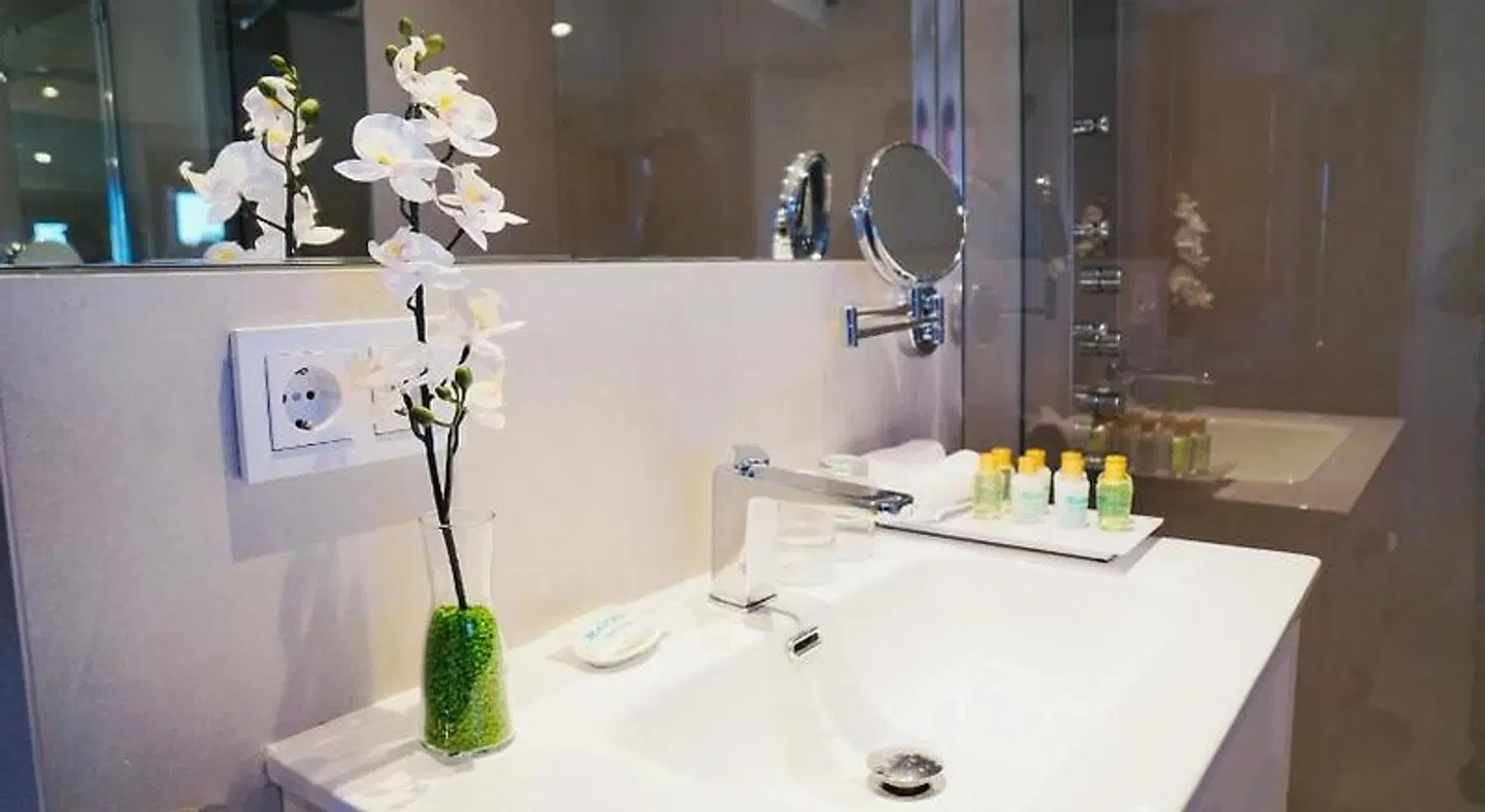 Marton Hotel Valldemossa Badezimmer