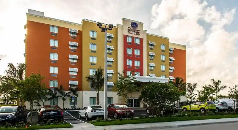 Comfort Suites Fort Lauderdale Airport South & Cruise Port – Hotelfoto