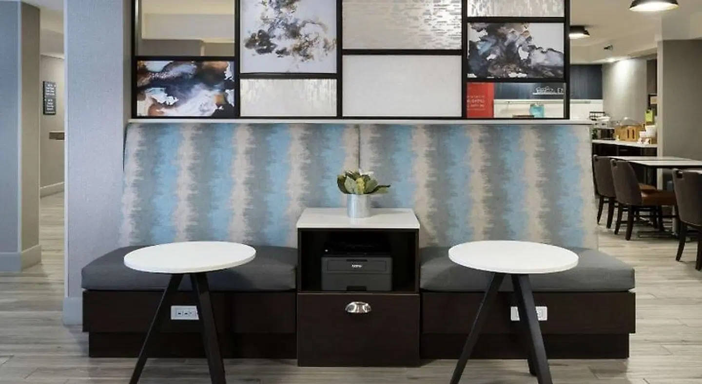 Hampton Inn Los Angeles/Santa Clarita LOUNGE_LOBBY