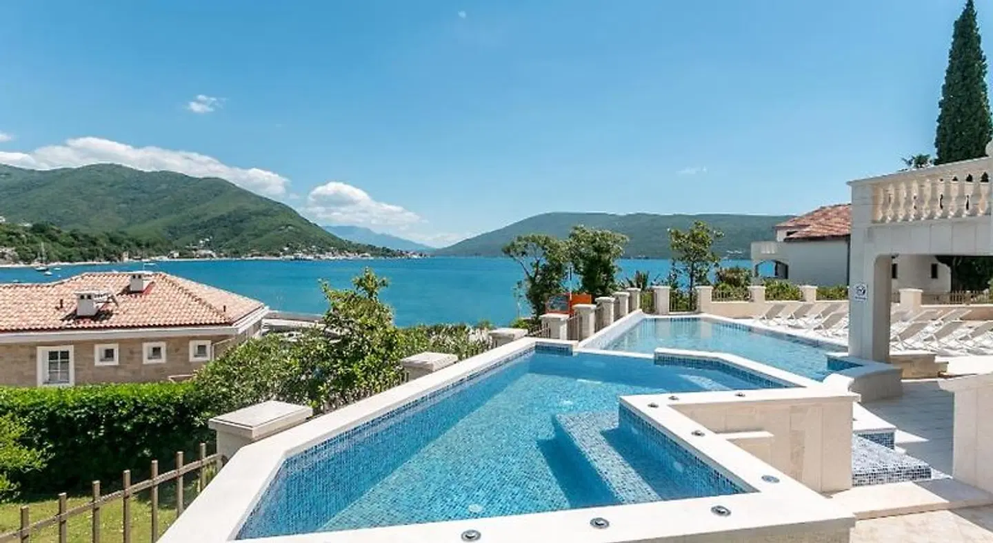 Boutique Hotel Kredo OUTDOOR_POOL