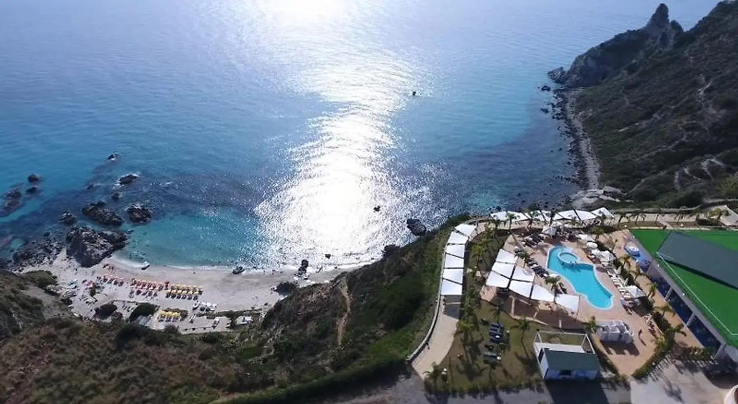 Blue Bay Resort LANDSCAPE