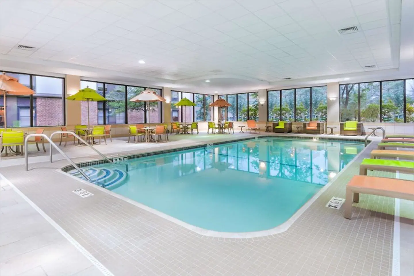 Hampton Inn Boston/Marlborough Hallenbad