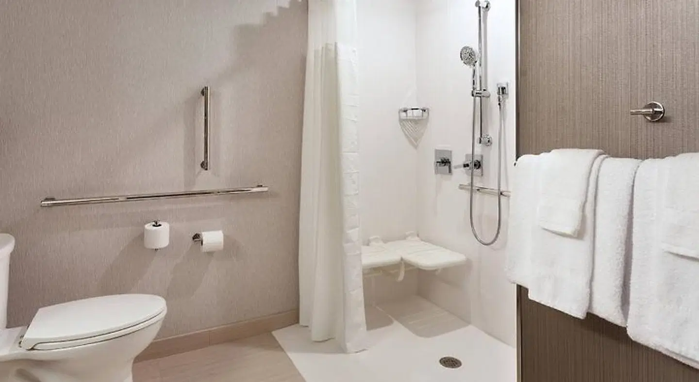 Courtyard by Marriott Winter Haven Badezimmer