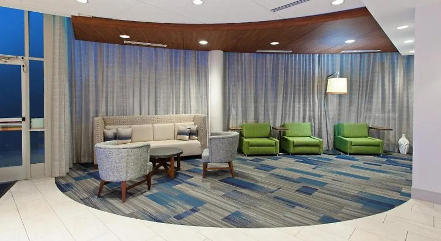 Holiday Inn Express West Los Angeles-Santa Monica by IHG LOUNGE_LOBBY