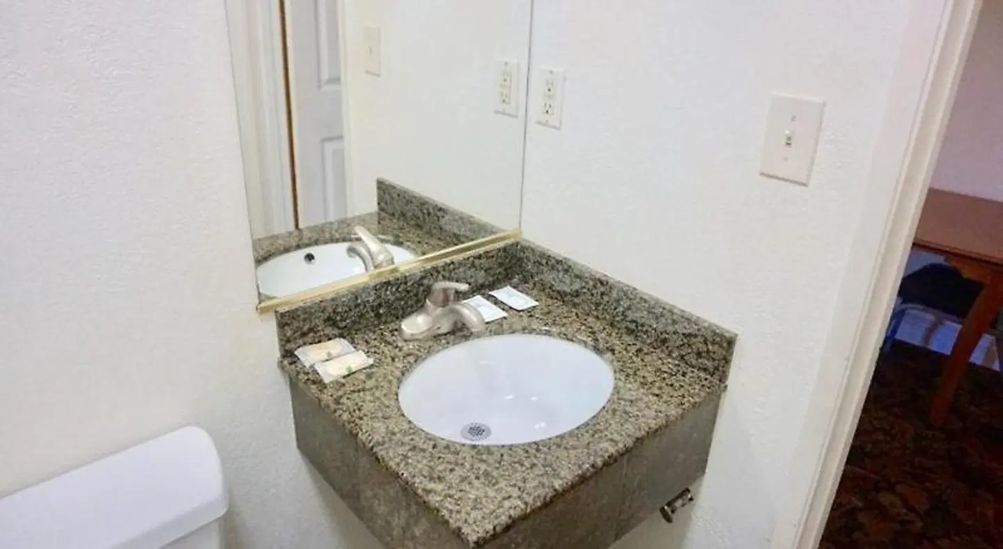 Satellite Motel, Los Angeles - LAX Badezimmer