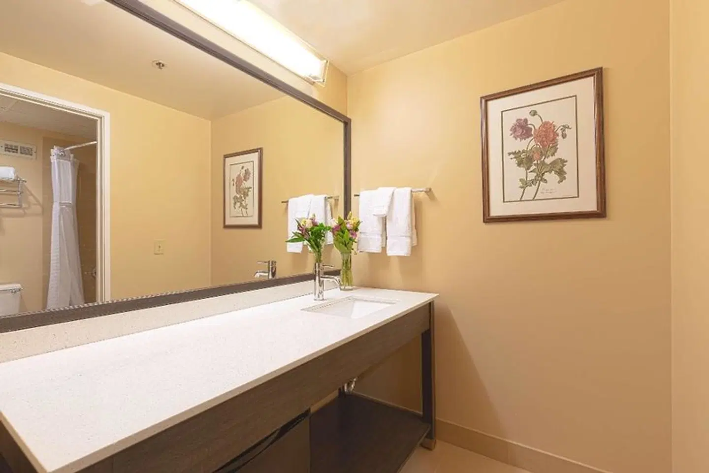 Coast Wenatchee Center Hotel Badezimmer