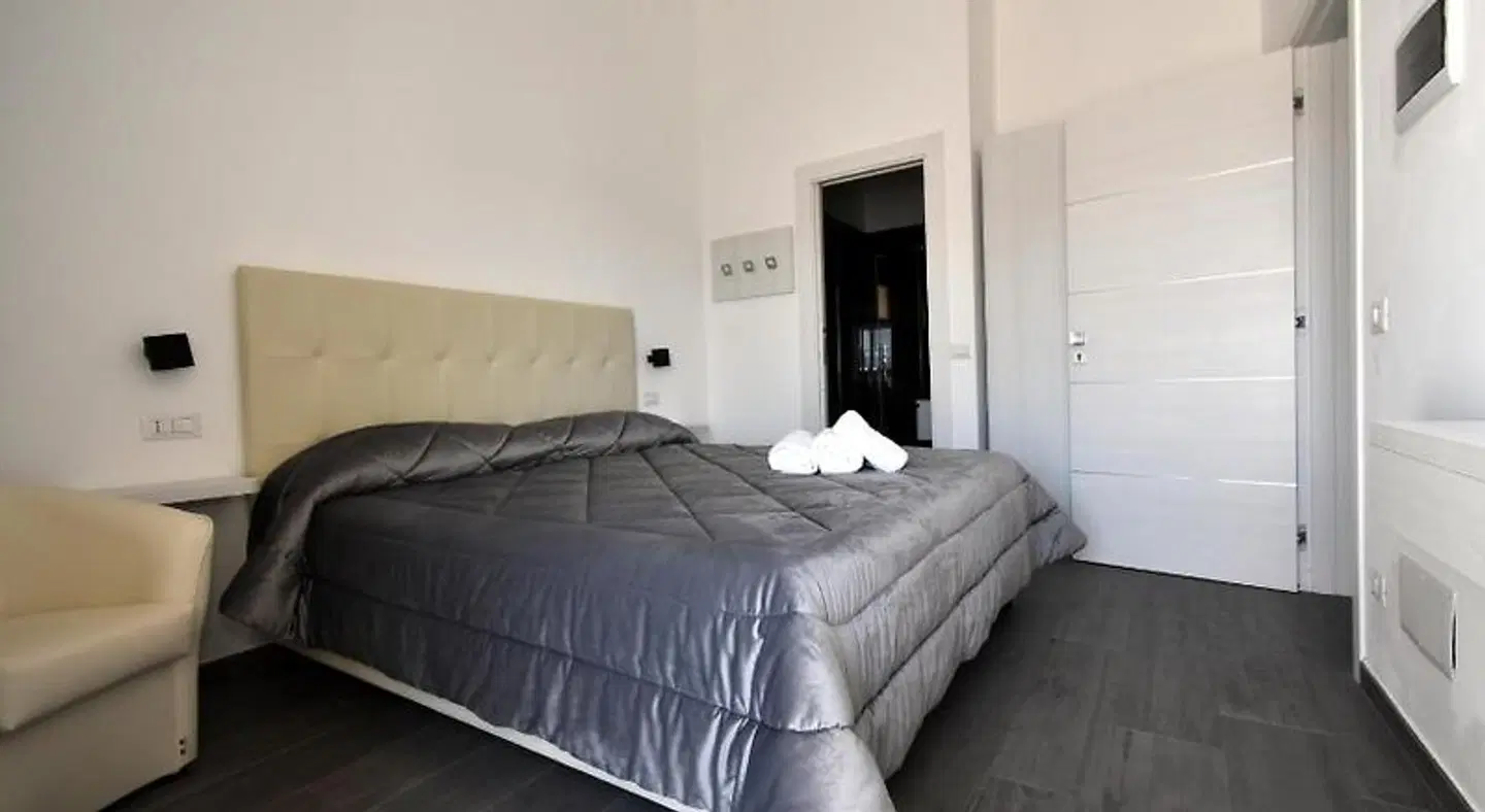Cavour ROOM_EXAMPLE