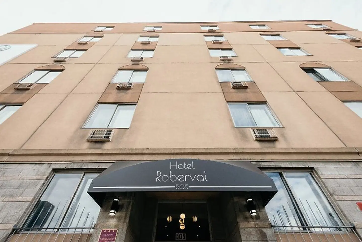le Roberval EXTERIOR