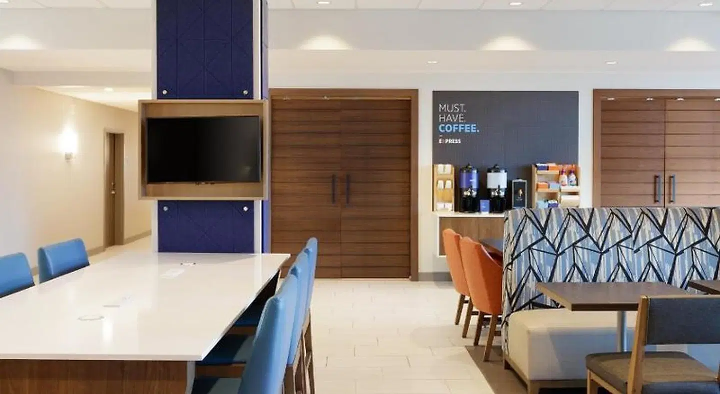 Holiday Inn Express & Suites Chehalis-Centralia by IHG ROOM_EXAMPLE