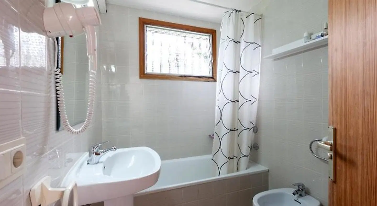Apartamentos LEO Badezimmer