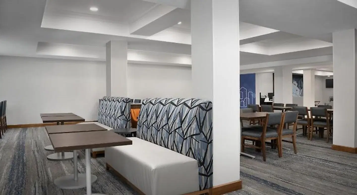 Holiday Inn Express & Suites Alexandria - Fort Belvoir by IHG ROOM_EXAMPLE