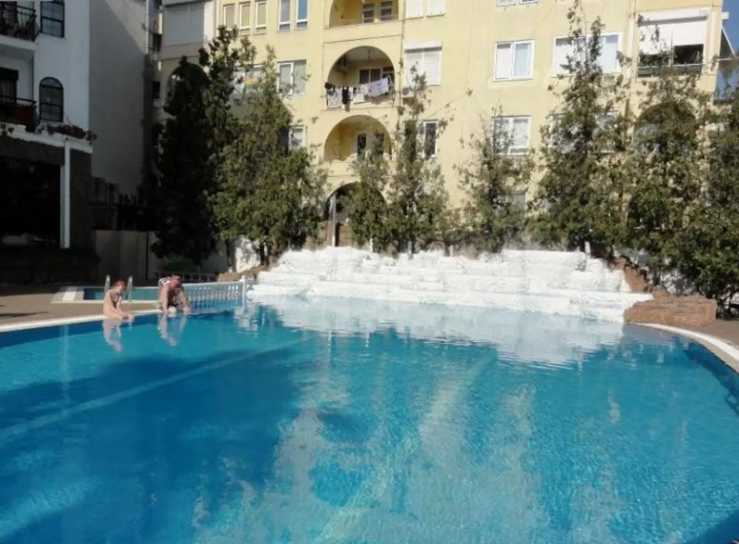 Boulevard OUTDOOR_POOL
