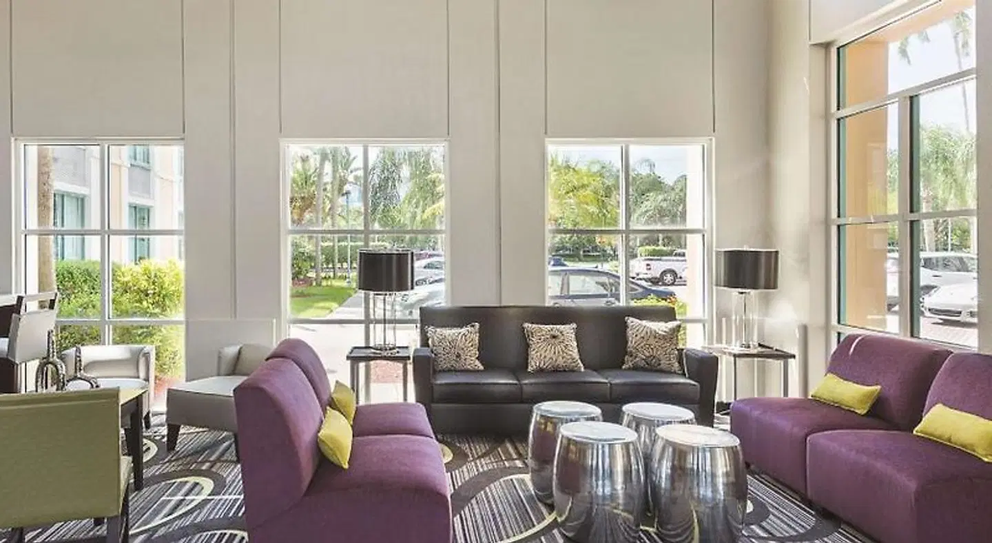 La Quinta Inn & Suites by Wyndham Plantation at SW 6th St LOUNGE_LOBBY