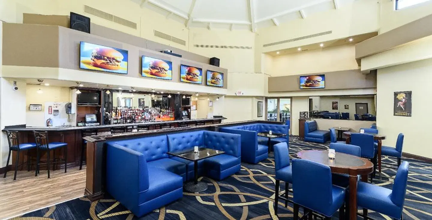Alexis Park All Suite Resort Bar