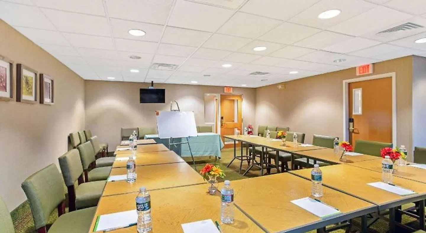 La Quinta Inn & Suites by Wyndham Boston Somerville Konferenz