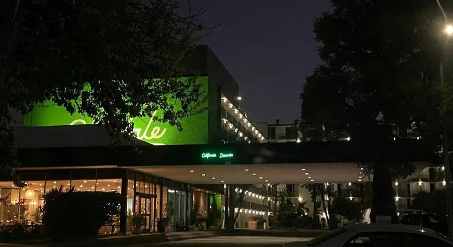 Glendale Express Hotel EXTERIOR