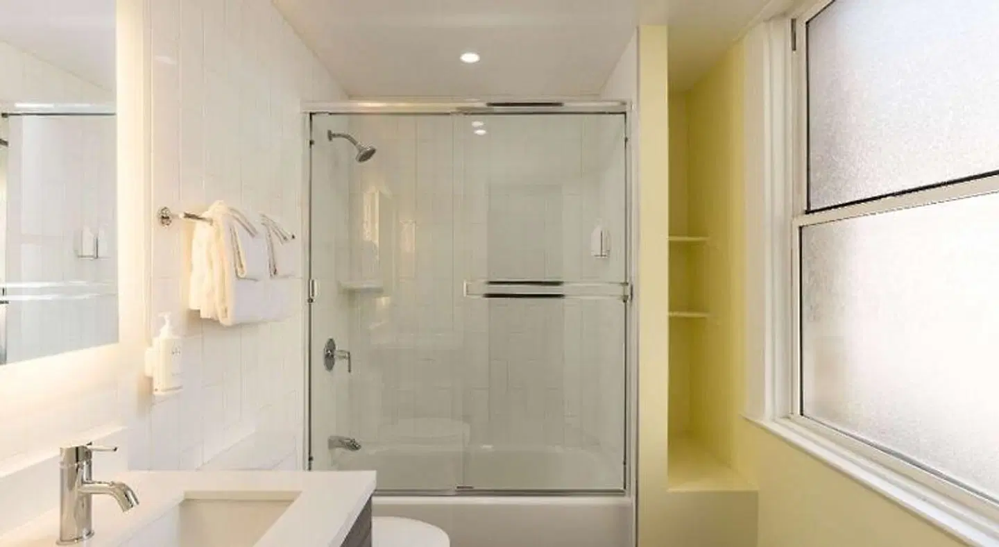 Super 8 by Wyndham San Francisco/Union Square Area Badezimmer