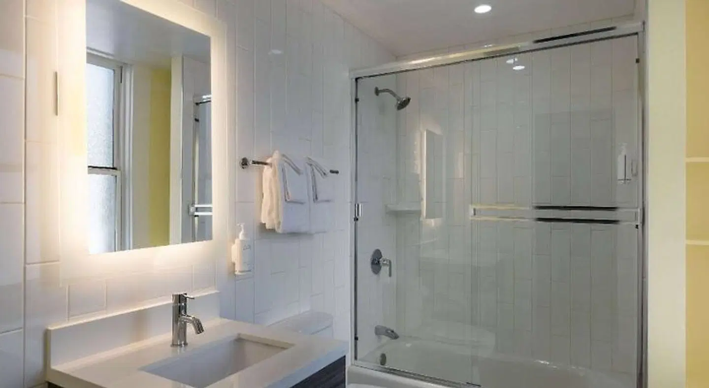 Super 8 by Wyndham San Francisco/Union Square Area Badezimmer