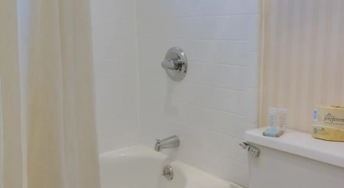 Travelodge by Wyndham San Francisco Bay Badezimmer