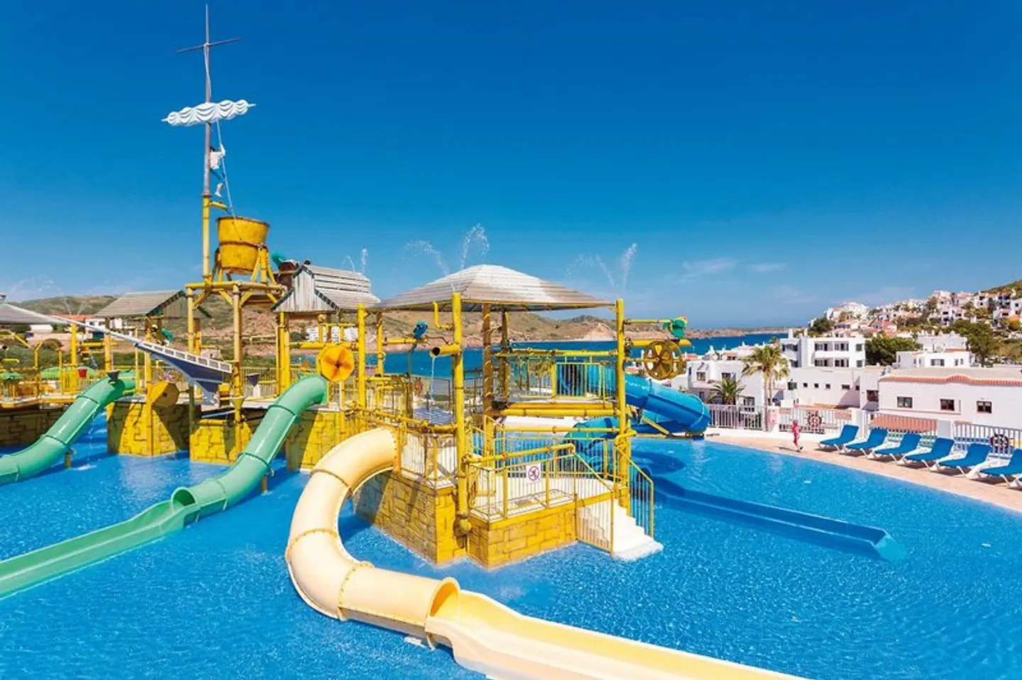 Carema Garden Village OUTDOOR_POOL