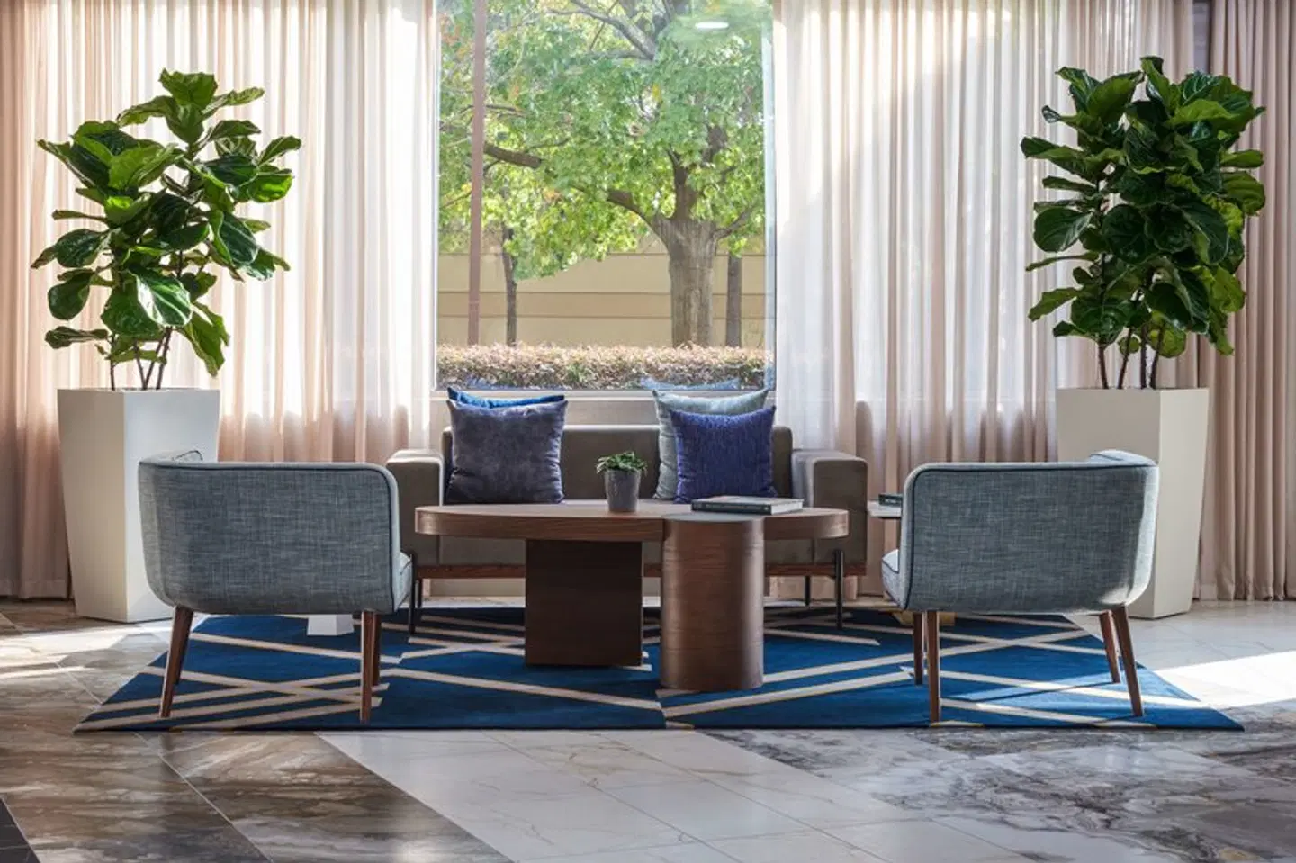 The Chifley Houston, Tapestry Collection by Hilton LOUNGE_LOBBY