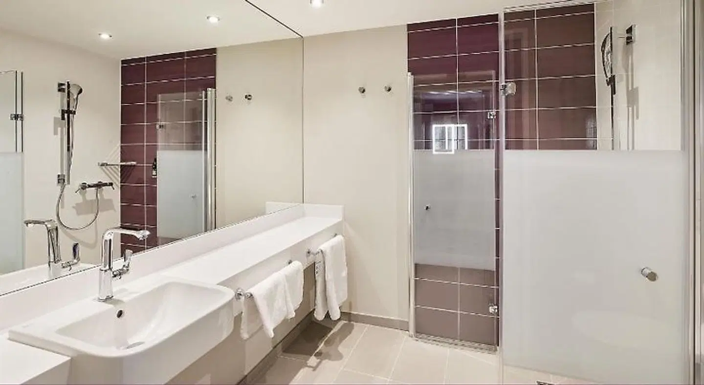 Holiday Inn Express - Hamburg - City Hauptbahnhof Badezimmer