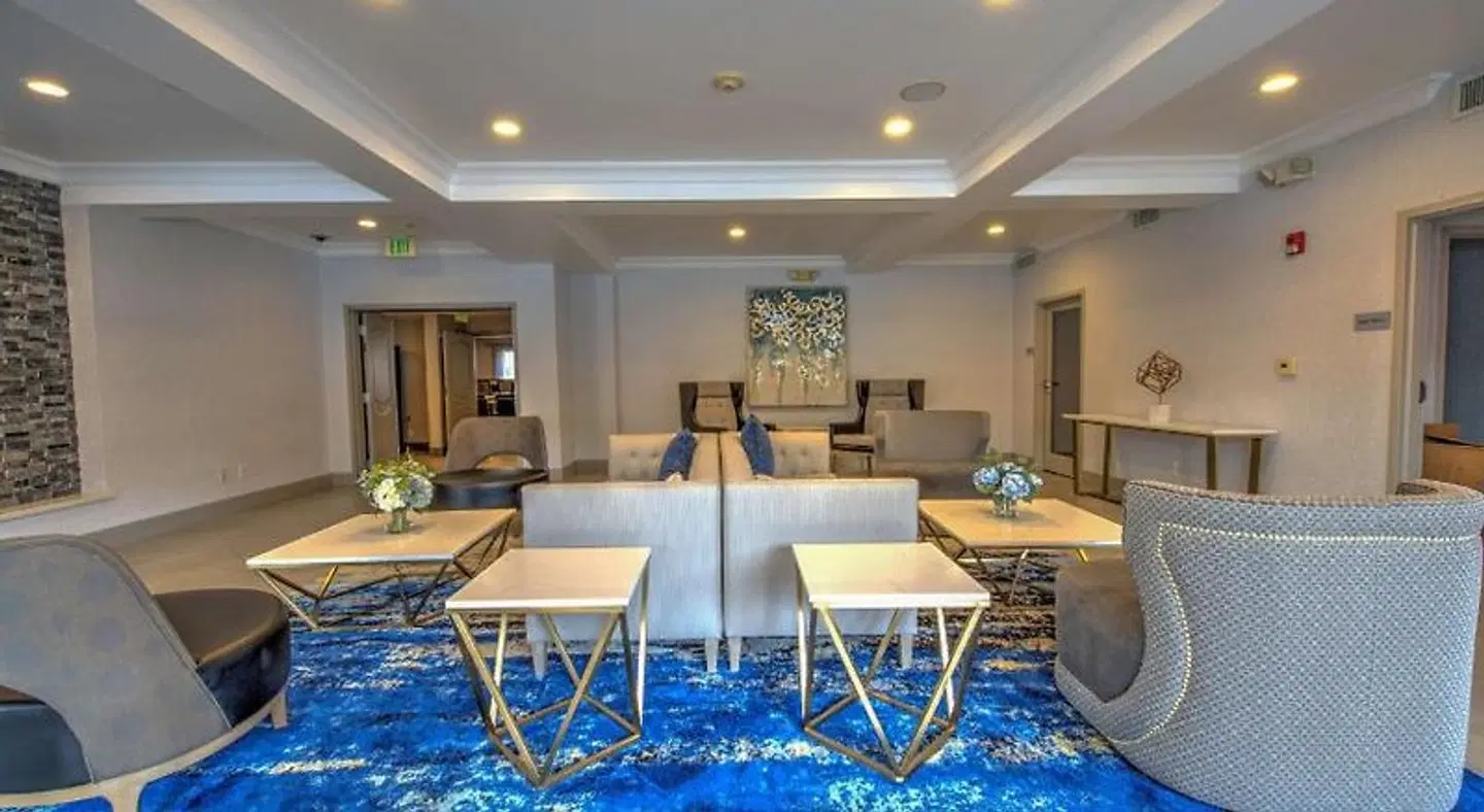 Best Western Media Center Inn & Suites LOUNGE_LOBBY