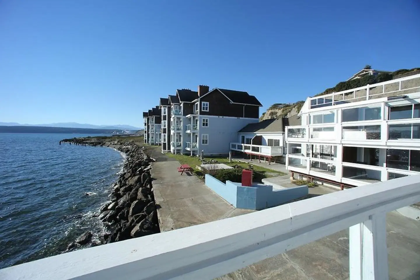 Tides Inn EXTERIOR