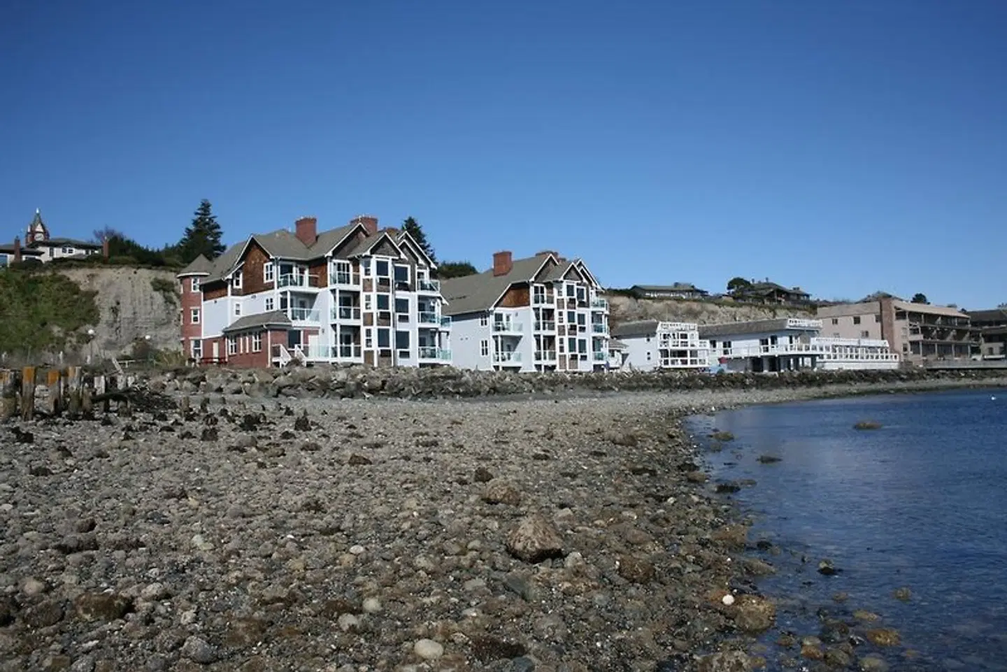 Tides Inn EXTERIOR