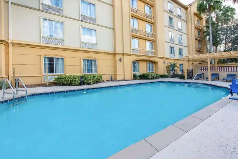 La Quinta Inn & Suites by Wyndham Tampa Brandon Regency Park – Hotelfoto