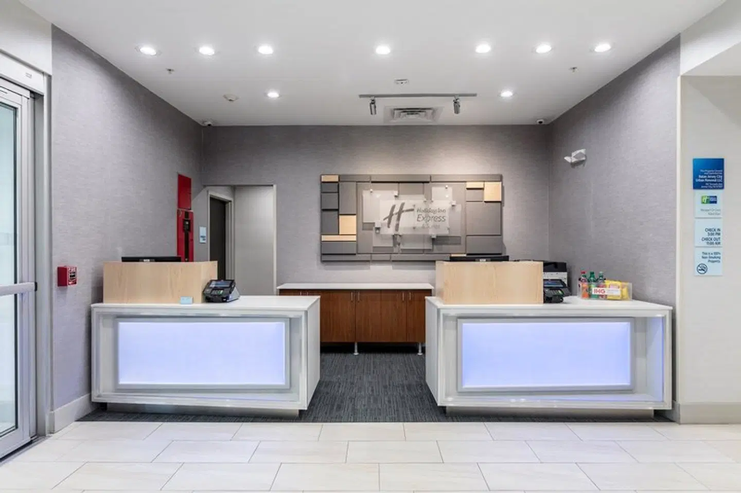 Holiday Inn Express & Suites Jersey City North - Hoboken by IHG LOUNGE_LOBBY