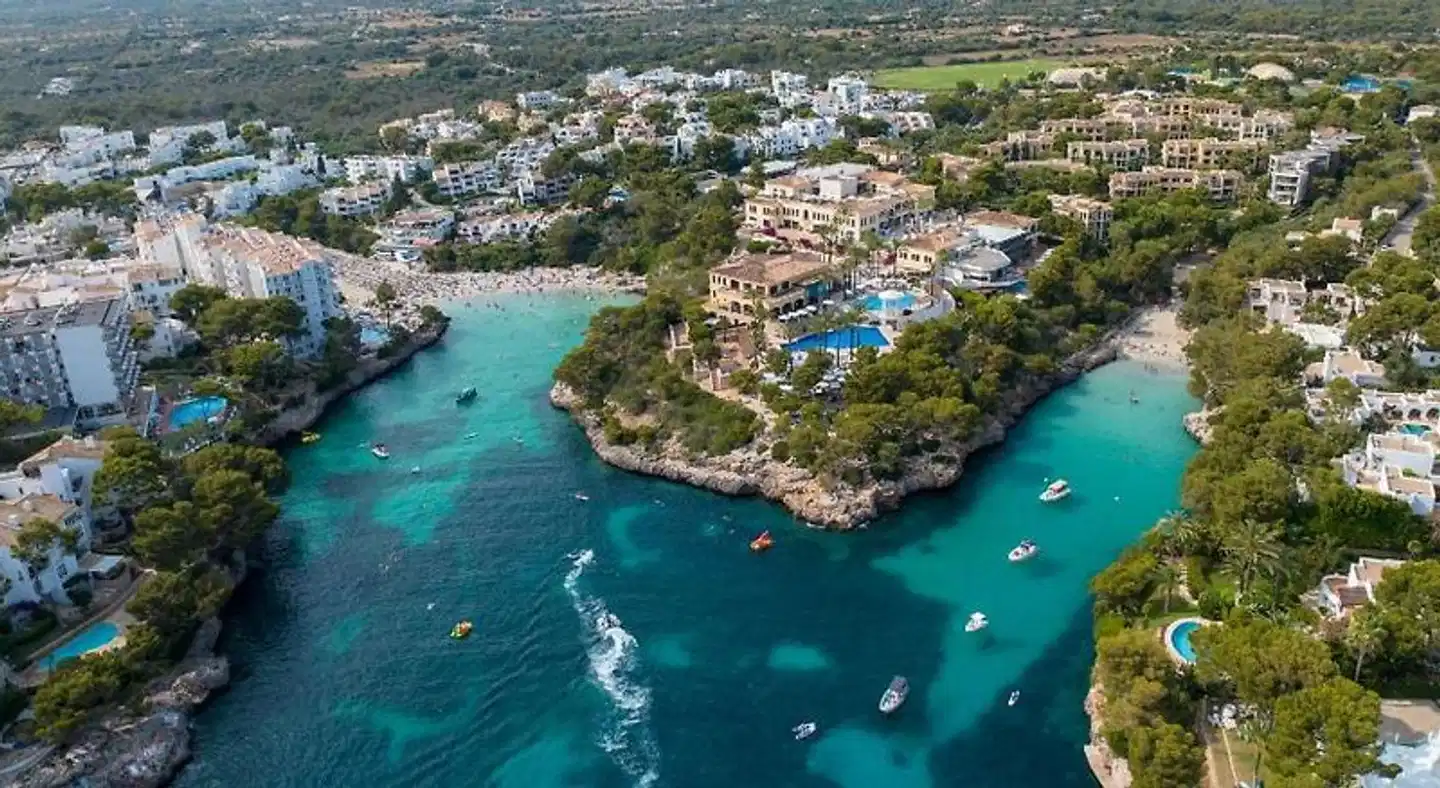 Ferrera Beach Suites & Apartments Aussenansicht