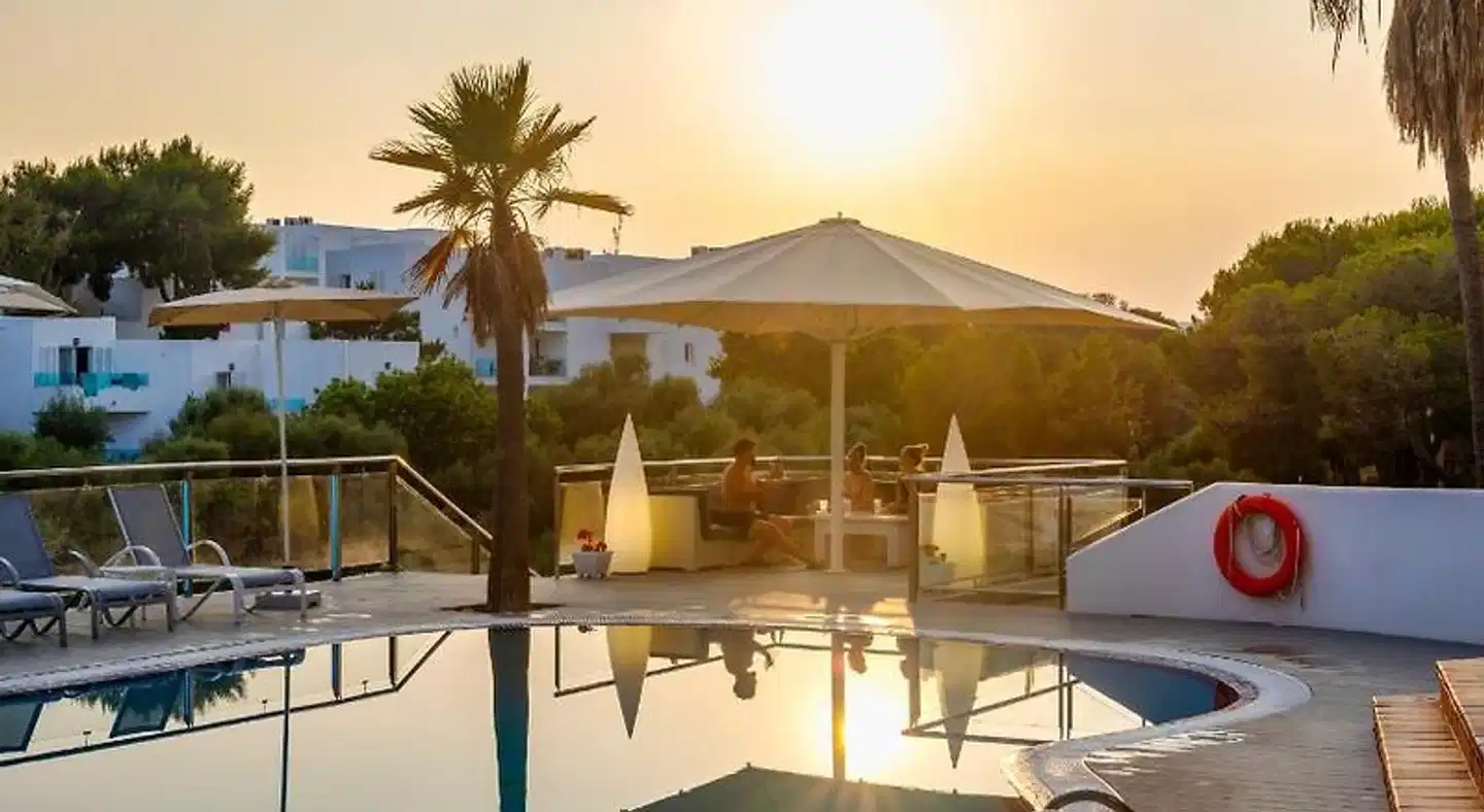 Ferrera Beach Suites & Apartments Terrasse