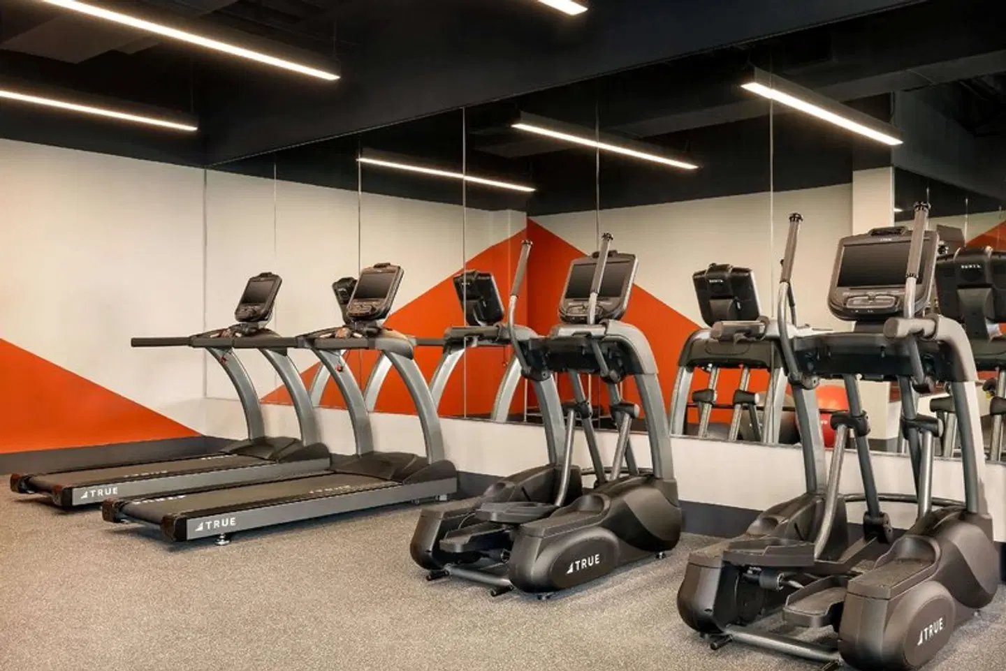 Origin Westminster a Wyndham Hotel SPORTS_AND_LEISURE