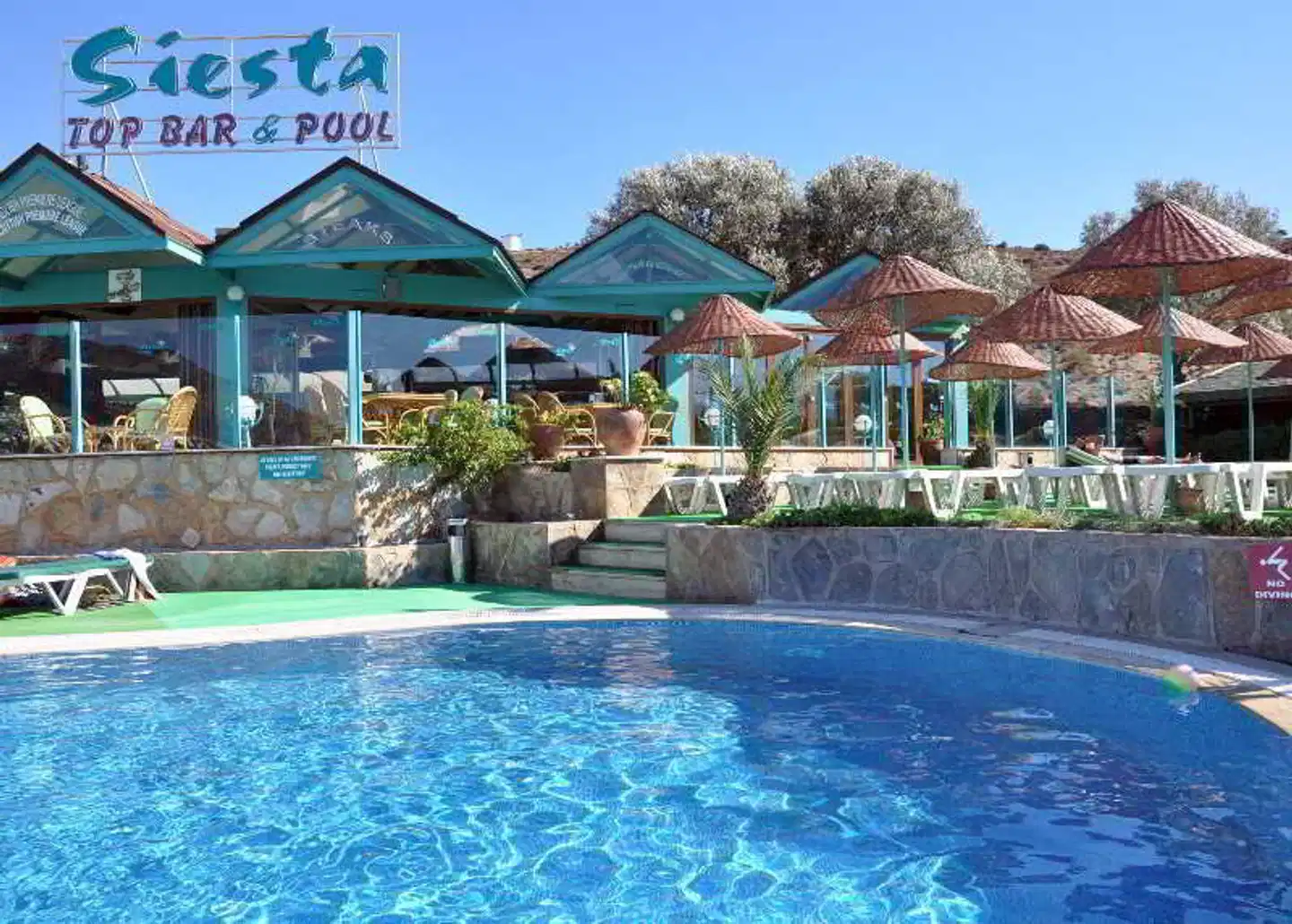 Siesta Beach Aparts & Studios Pool