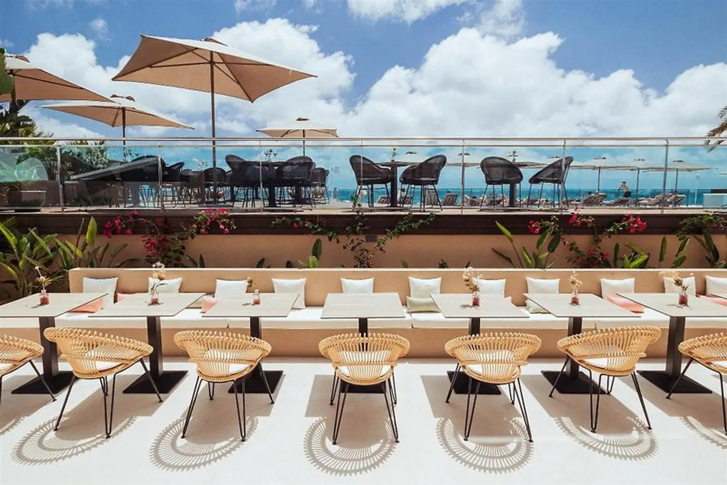 AMA Ibiza Beachfront Suites Terrasse