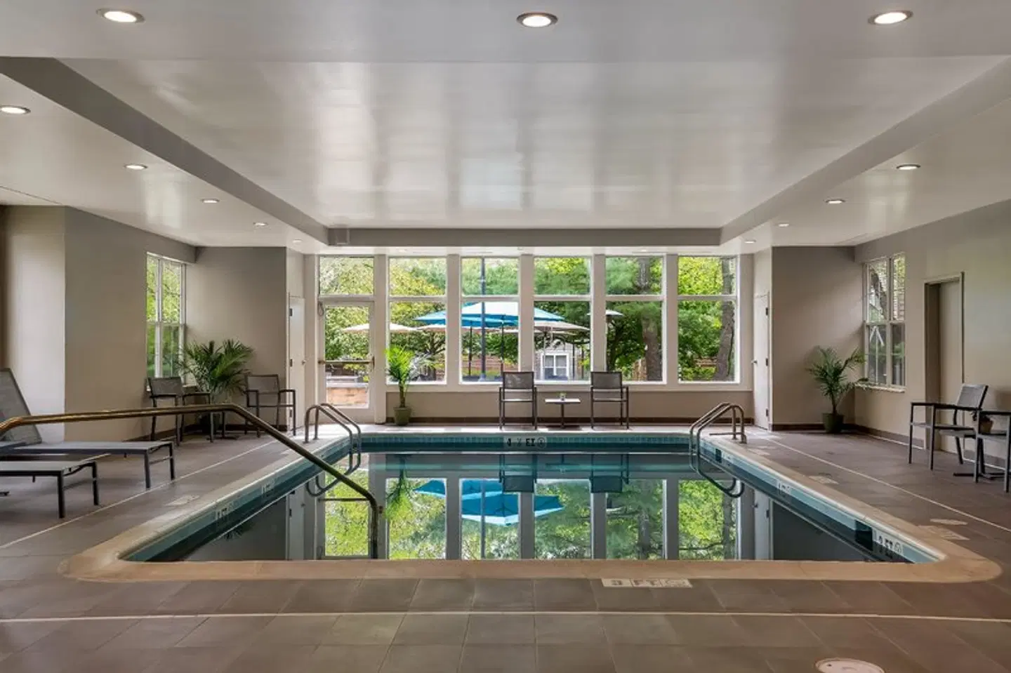 Sonesta ES Suites Parsippany Morris Plains Hallenbad