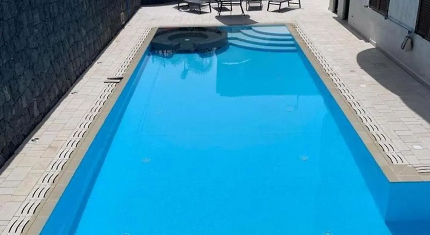 Marty Luxury B&B OUTDOOR_POOL