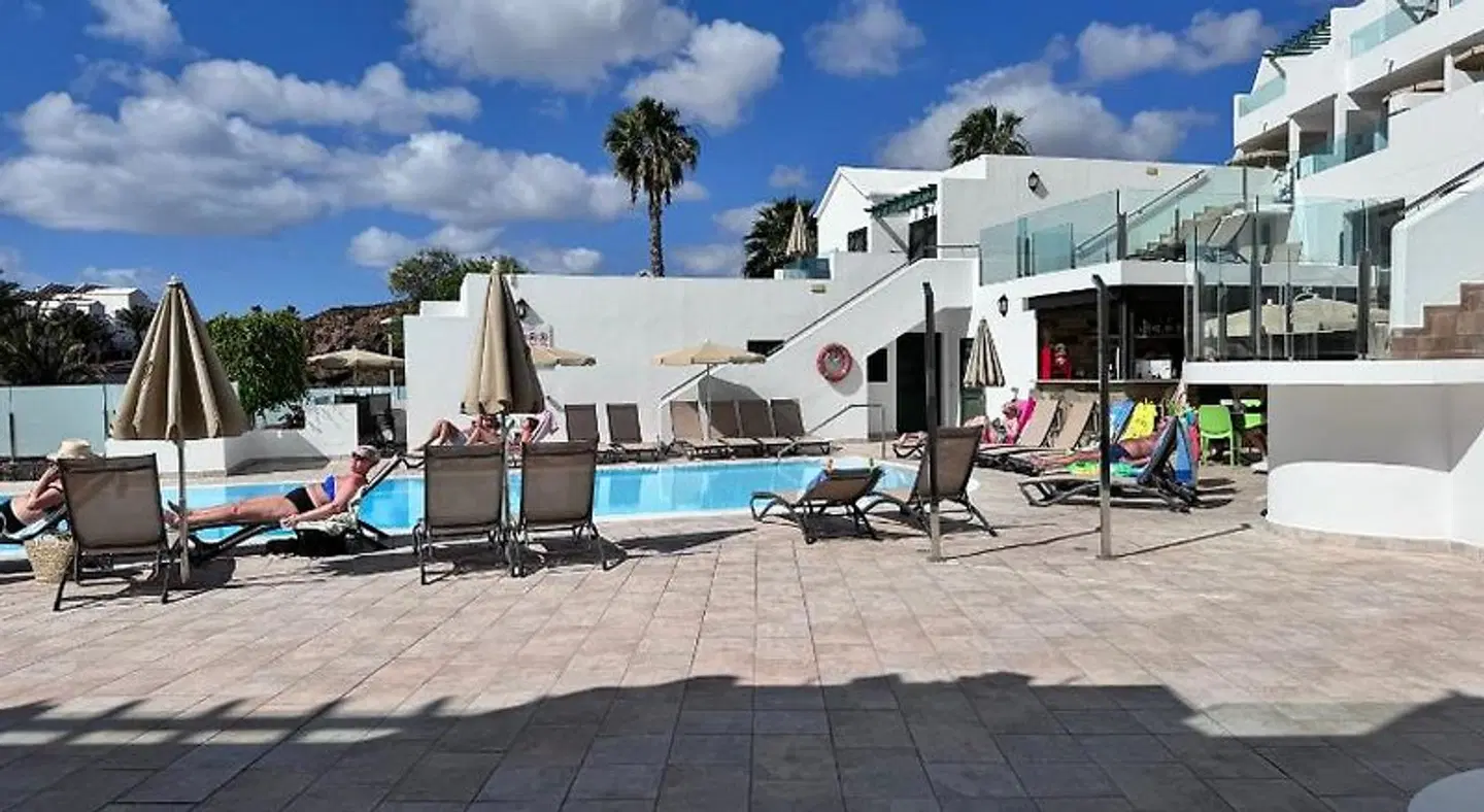 Apartamentos Villa Canaima OUTDOOR_POOL