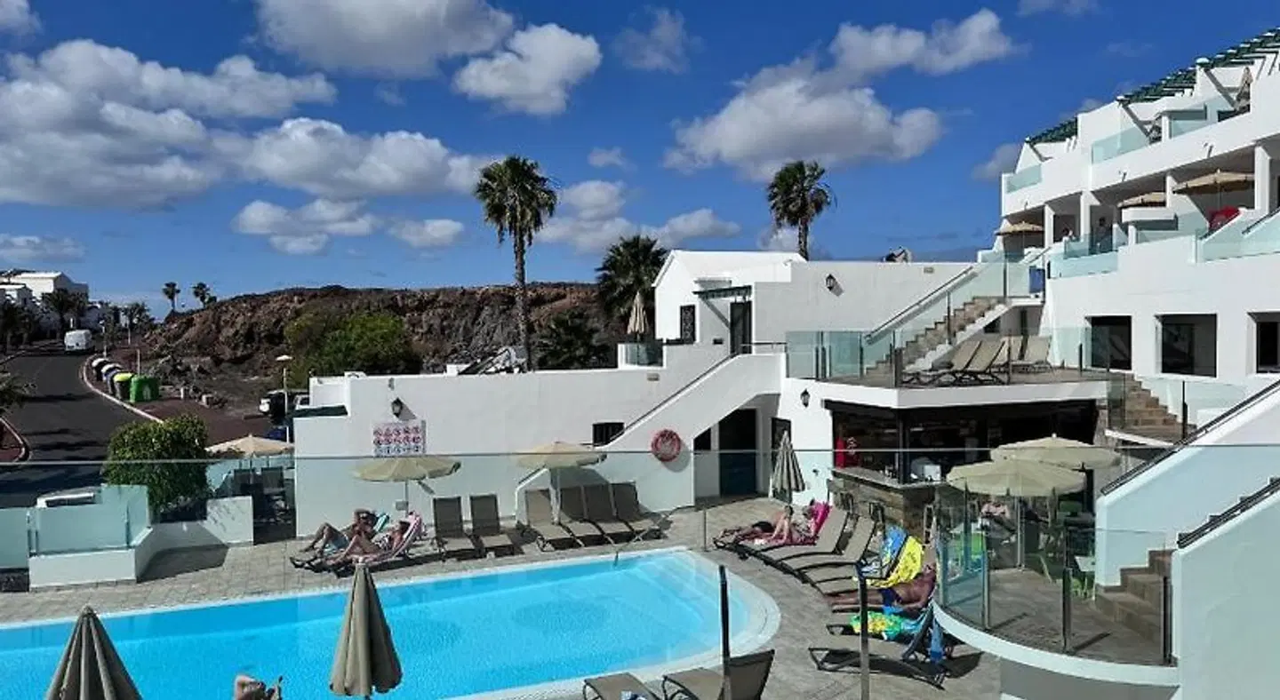 Apartamentos Villa Canaima OUTDOOR_POOL