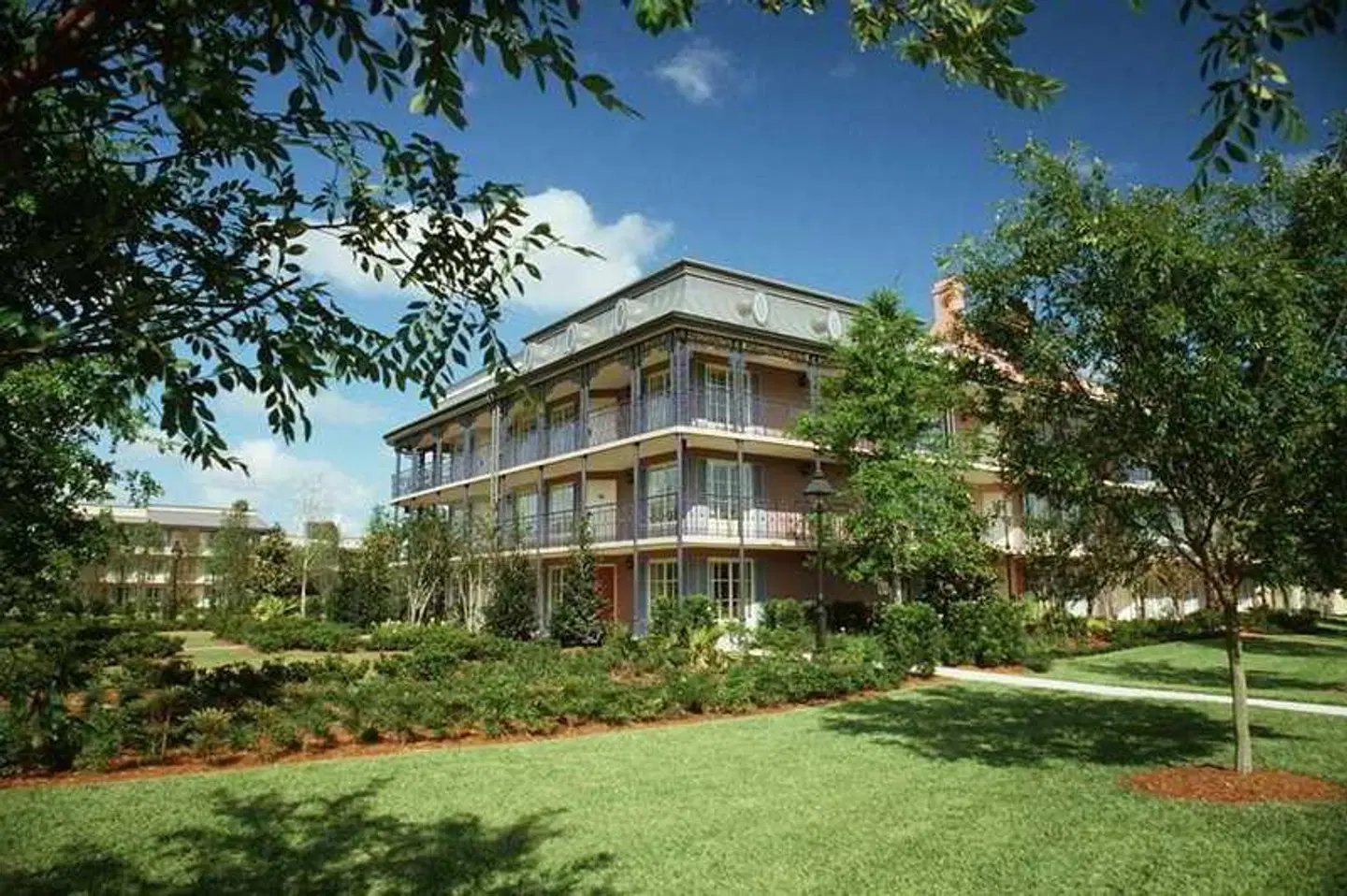 Disney's Port Orleans Resort - French Quarter EXTERIOR