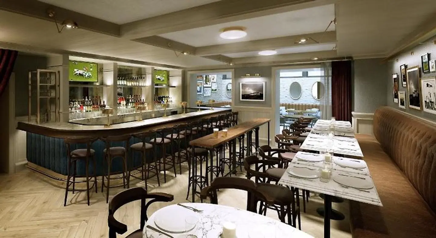 Merrion Row Hotel and Public House Bar
